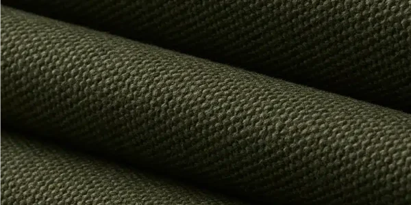 8_Canvas_Olive_Pose_3__20986